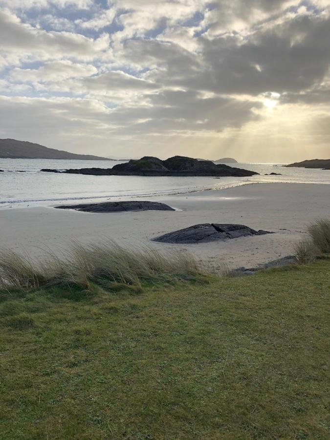カアーダニエル Derrynane Bay House Bed & Breakfast エクステリア 写真