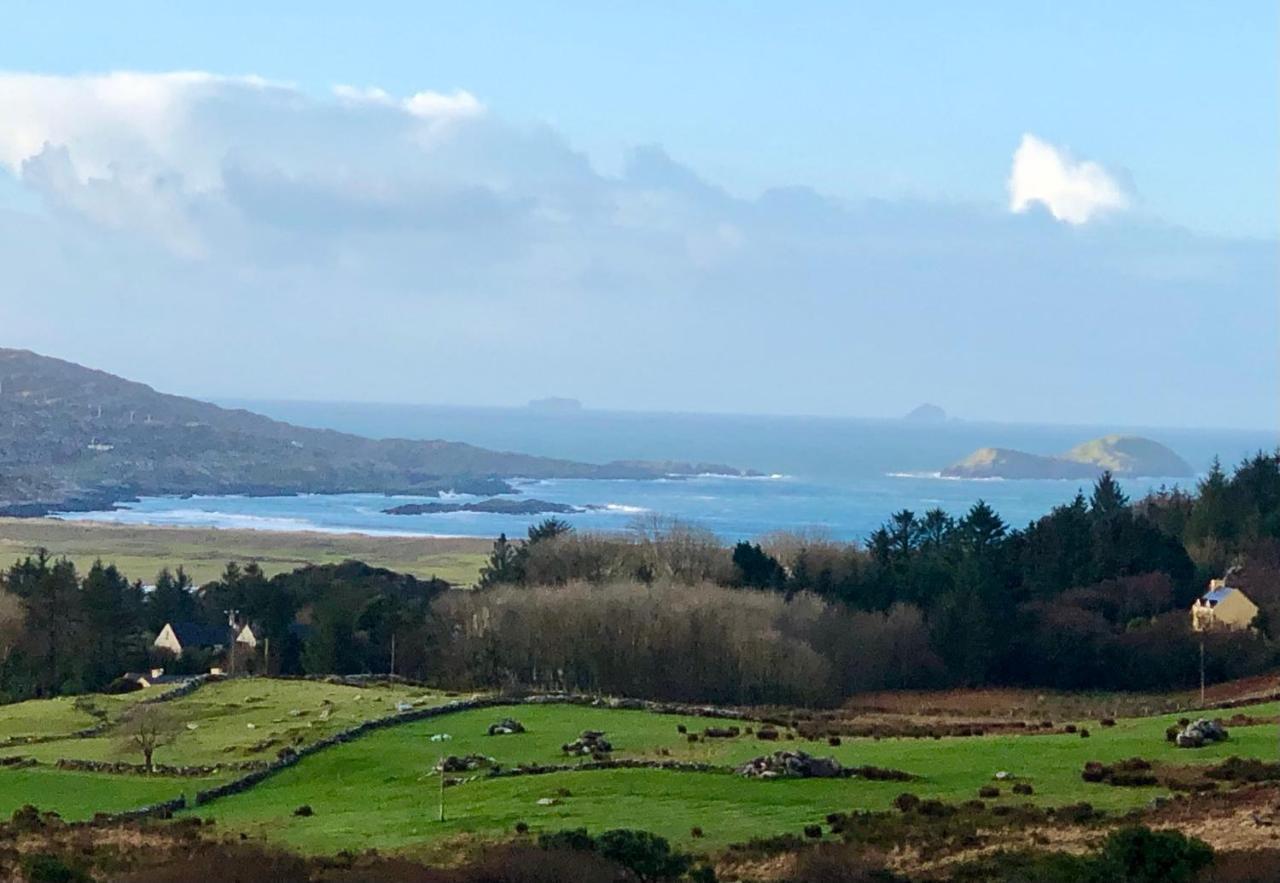 カアーダニエル Derrynane Bay House Bed & Breakfast エクステリア 写真